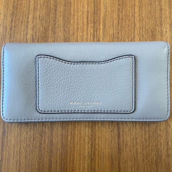 Marc Jacobs Leather Grain Texture Wallet - Picture 2 of 5